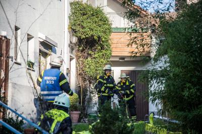 Weinstadt-Grossheppach: Wohnungsbrand fordert 2 Verletzte - Nachbar verhindert schlimmeres